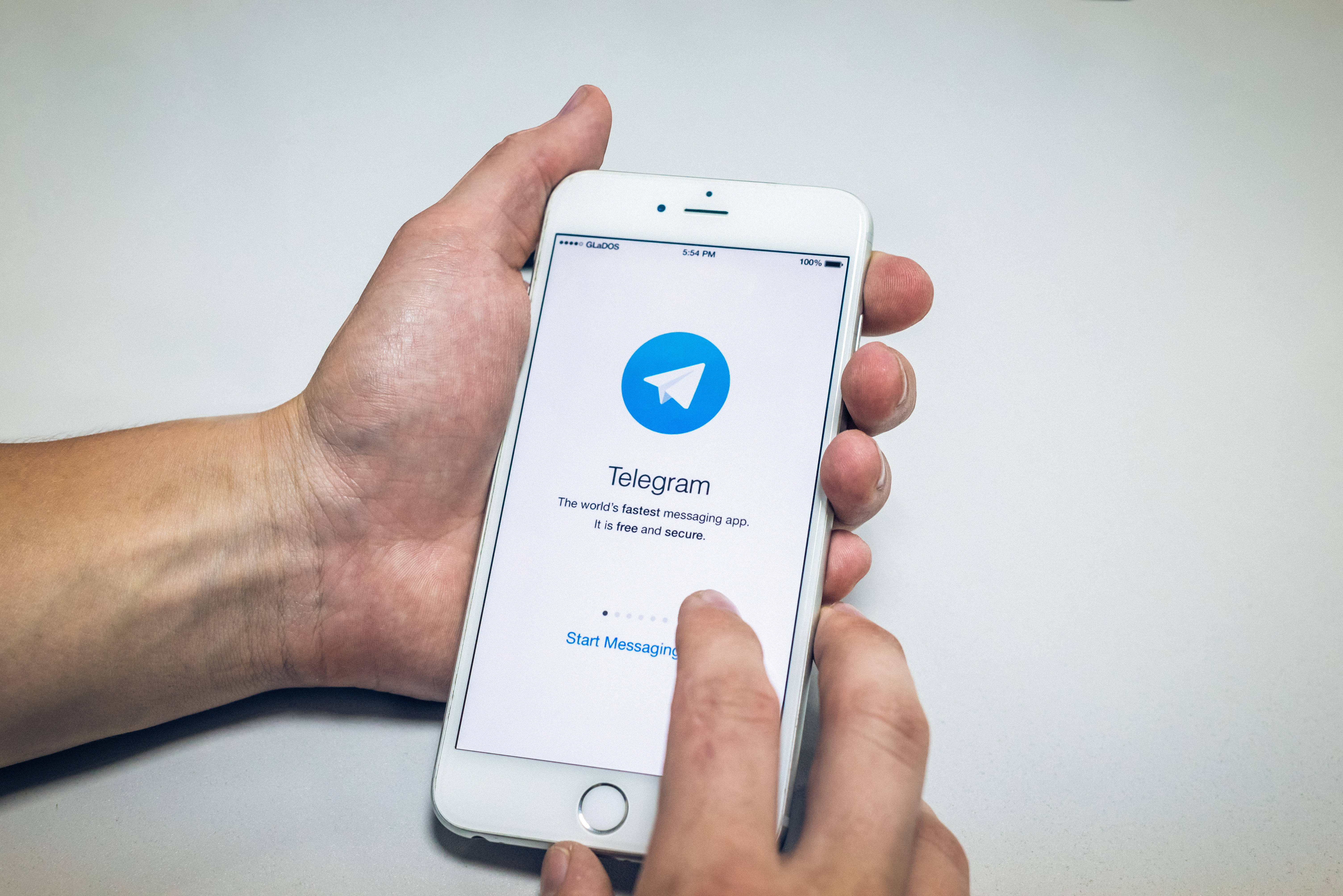 Не в контакте с ФБР: какие цели преследует основатель Telegram