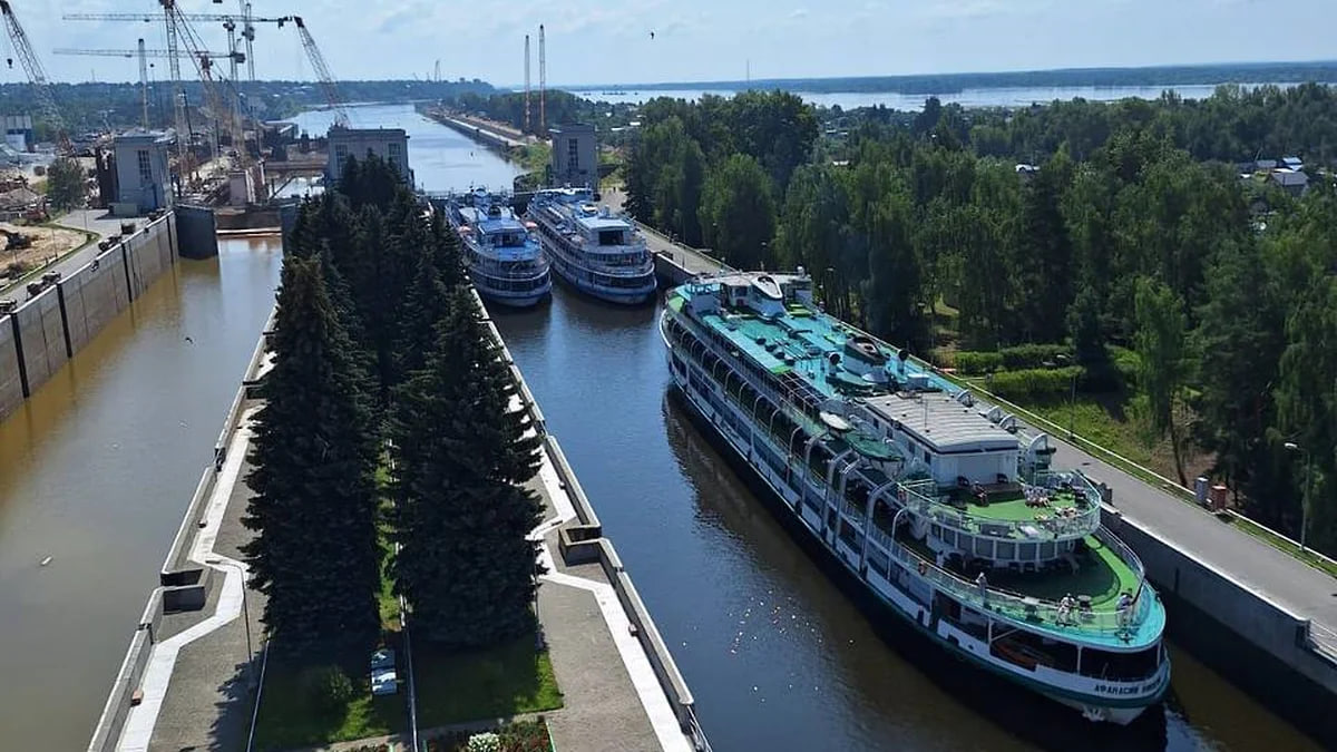 За первые сутки после восстановления через Городецкий гидроузел прошло 31 судно
