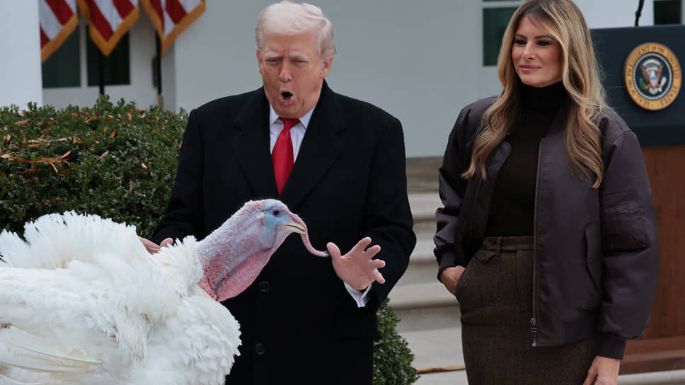 Президент Дональд Трамп помиловал двух индеек в канун Дня благодарения