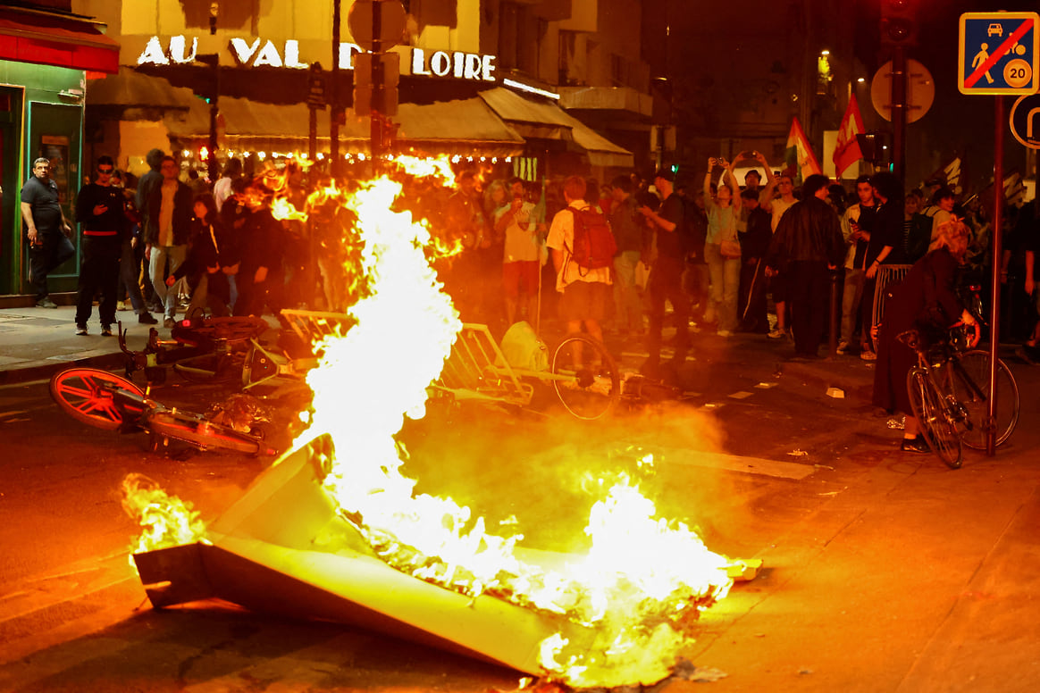 Беспорядки во Франции после первого тура парламентских выборов