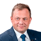 Мы однозначно не будем уходить в онлайн