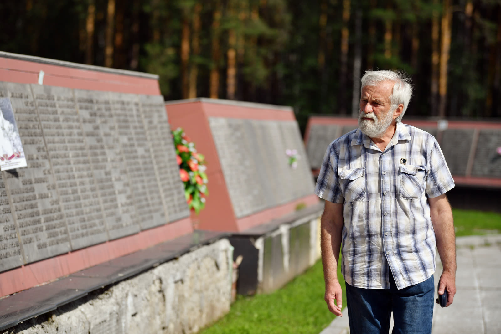 Алексей Мосин на месте захоронения останков его казненного прапрадеда Александра Воробьева