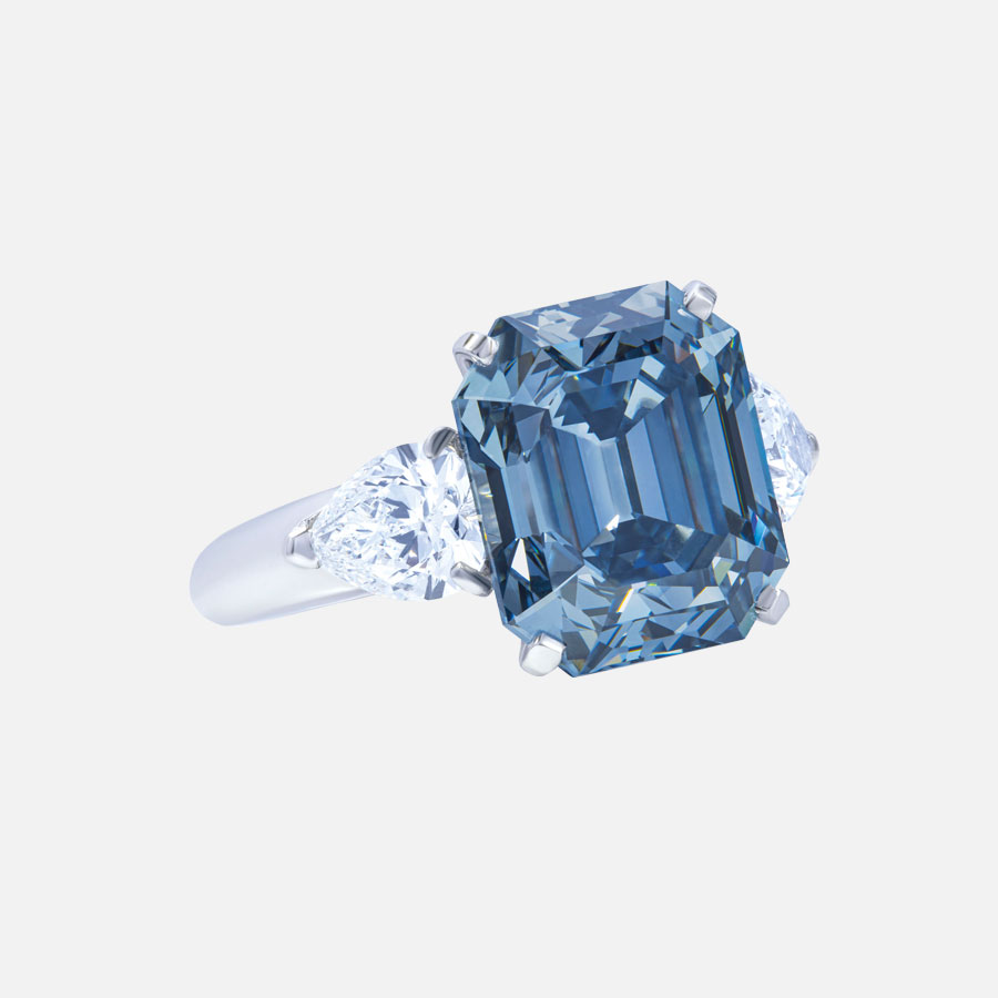 Christie’s, кольцо Moussaieff из платины с бесцветными и голубым бриллиантом цвета Fancy Deep Blue весом 7,03 карат, эстимейт CHF 10 – 14 млн (лот 246 на торгах Magnificent Jewels, 12 ноября 2019 года)