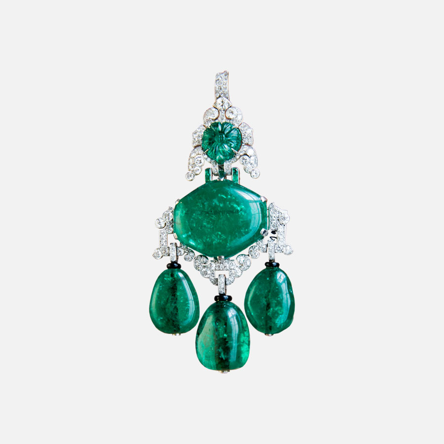 Sotheby’s, подвеска Cartier с колумбийскими изумрудами и бриллиантами, 1927 год, эстимейт CHF 150 – 250 тыс. (лот 387 на торгах Magnificent Jewels and Noble Jewels, 13 ноября 2019 года)