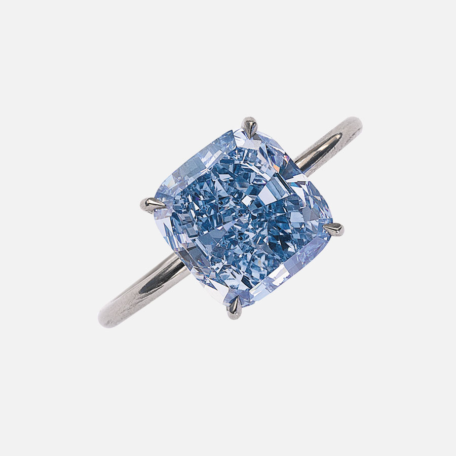 Sotheby’s, кольцо с голубым бриллиантом цвета  Fancy Vivid Blue весом 3,03 карат, эстимейт CHF 3,7 – 4,7 млн (лот 413 на торгах Magnificent Jewels and Noble Jewels, 13 ноября 2019 года)