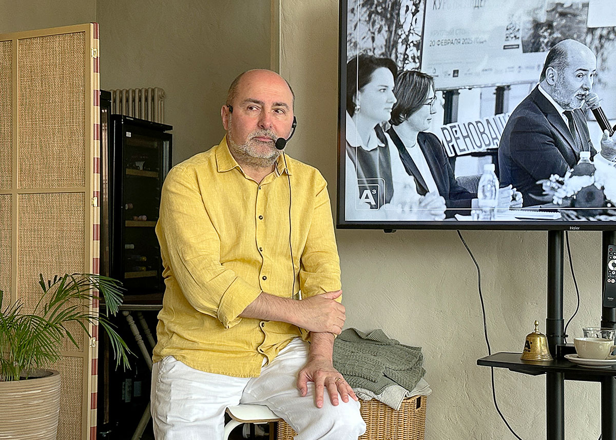 Дмитрий Богданов — лауреат Всероссийской Премии «Туризм — дело жизни», неоднократно награжден и отмечен на уровне главы города-курорта Сочи, губернатора Краснодарского края, Госдумы РФ, федеральных ведомств