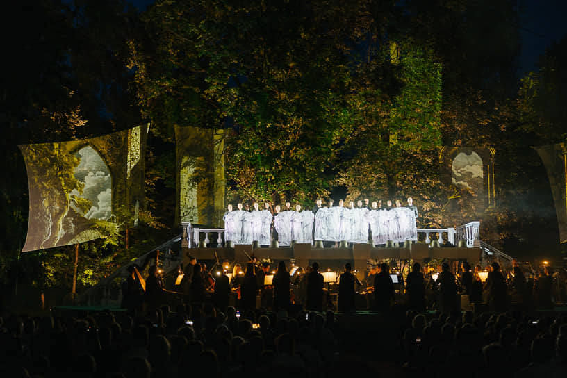 В театрализованном концерте «Призраки опер» спектакли выксунского крепостного театра оживали непосредственно на природе