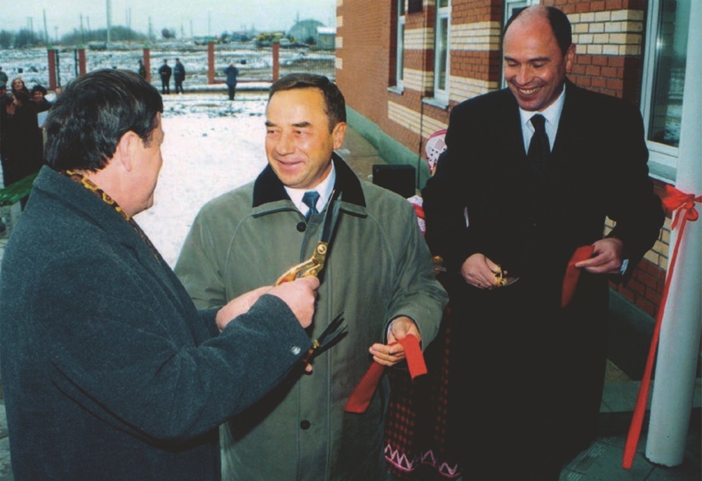 Открытие административно-бытового комплекса ЦДНГ № 8 (Баклановка). 2002 год