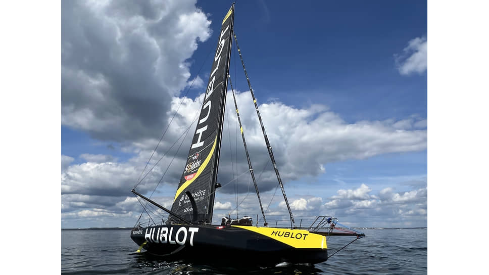 Яхта участника регаты Vendee Globe Алана Рура 