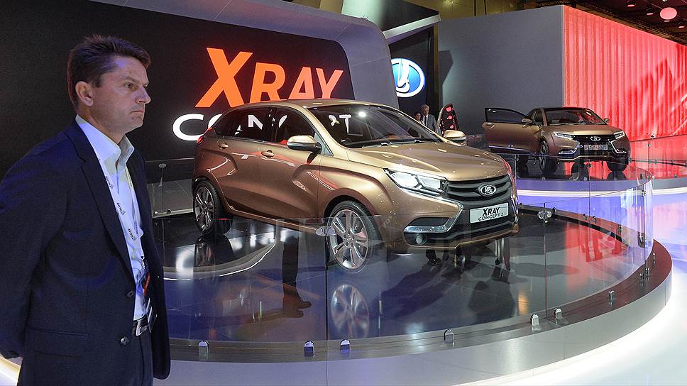 Главным экспонатом стенда АвтоВАЗа на Московском автосалоне стал обновленный концепт Lada Xray
