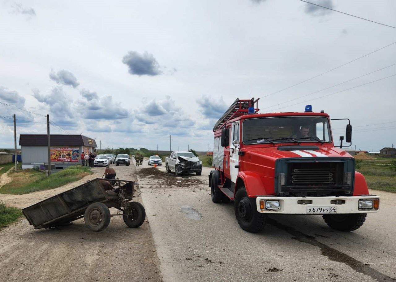 Под Саратовом в ДТП пострадал водитель гужевой повозки – Коммерсантъ Саратов