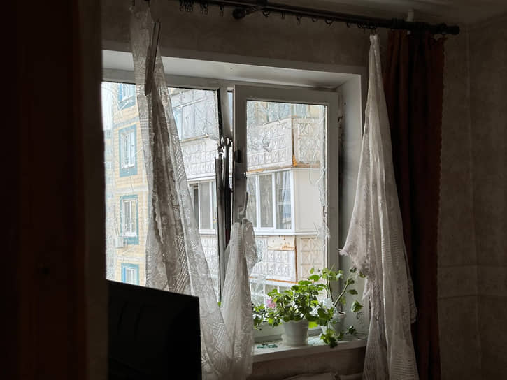 Последствия удара беспилотника по многоэтажке в Белгороде