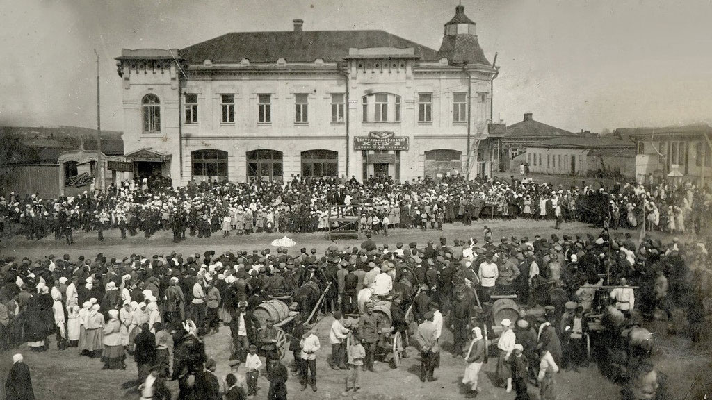 В начале XX века Базарная площадь Калача была местом шумных митингов
