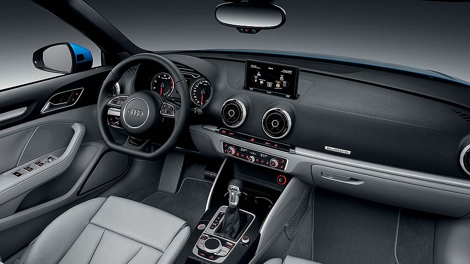 В качестве опции на автомобиль устанавливается аудиосистема Bang &amp; Olufsen с 13 динамиками и 13-канальным усилителем мощностью 625 Вт. С помощью штатного микрофона аудиосистема непрерывно адаптирует звучание в соответствии с условиями вождения и уровнем фоновых шумов. 