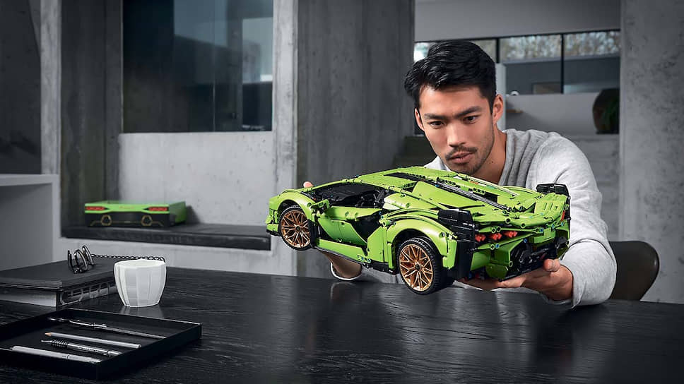 Набор Lego Technic Lamborghini Sian FKP 37 выпускается в эксклюзивной коробке и уже доступен для покупки онлайн, с 1 августа он появится и в широкой продаже.
