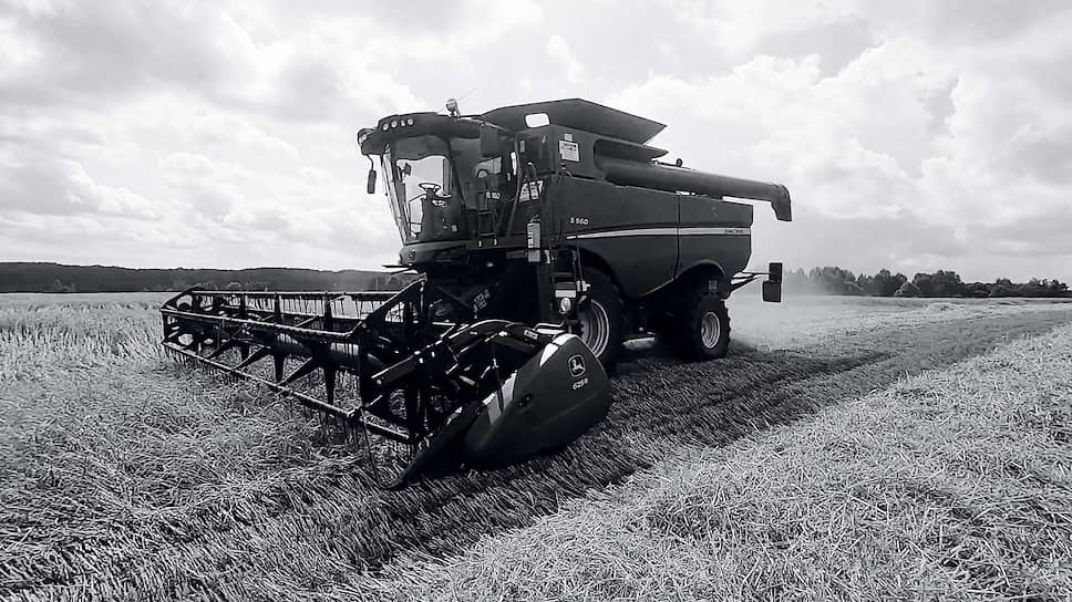 Автономный комбайн с Cognitive Agro Pilot убирает пшеницу в Тамбовской области. Август 2020 года.
