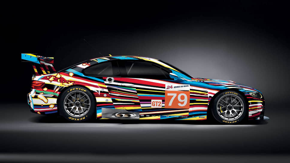 История коллаборации BMW и Джеффа Кунса началась в 2010 году, когда художник разработал арт-кар номер 17 на основе гоночного BMW МЗ GT2. Автомобиль дебютировал в Центре Помпиду в Париже, а позднее принял участие в гонке «24 часа Ле-Мана»