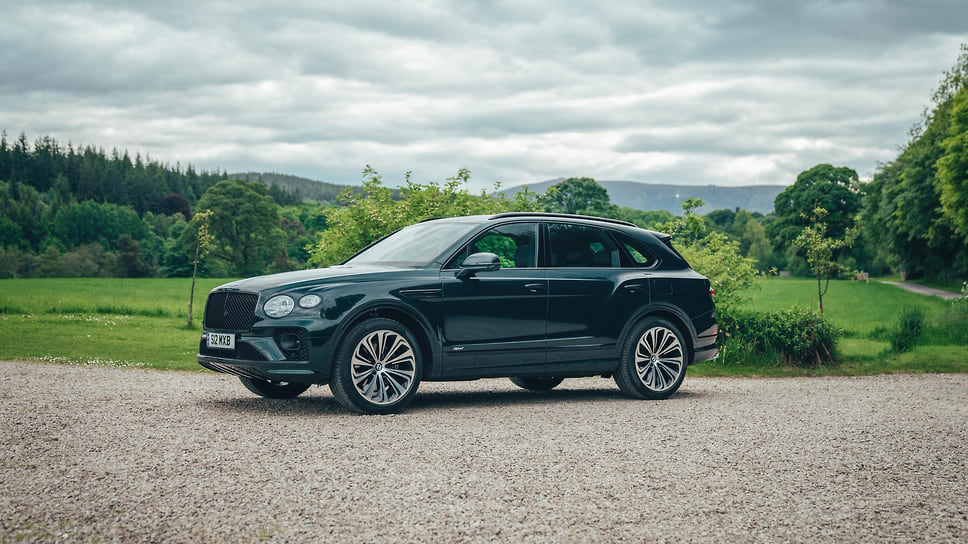 Bentley Bentayga Hybrid Macallan by Mulliner