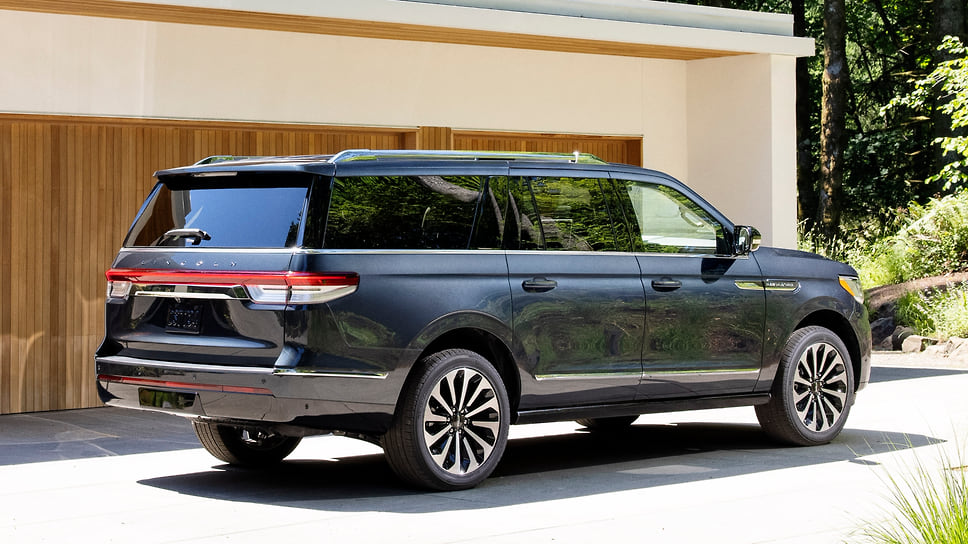 Lincoln Navigator Black Label