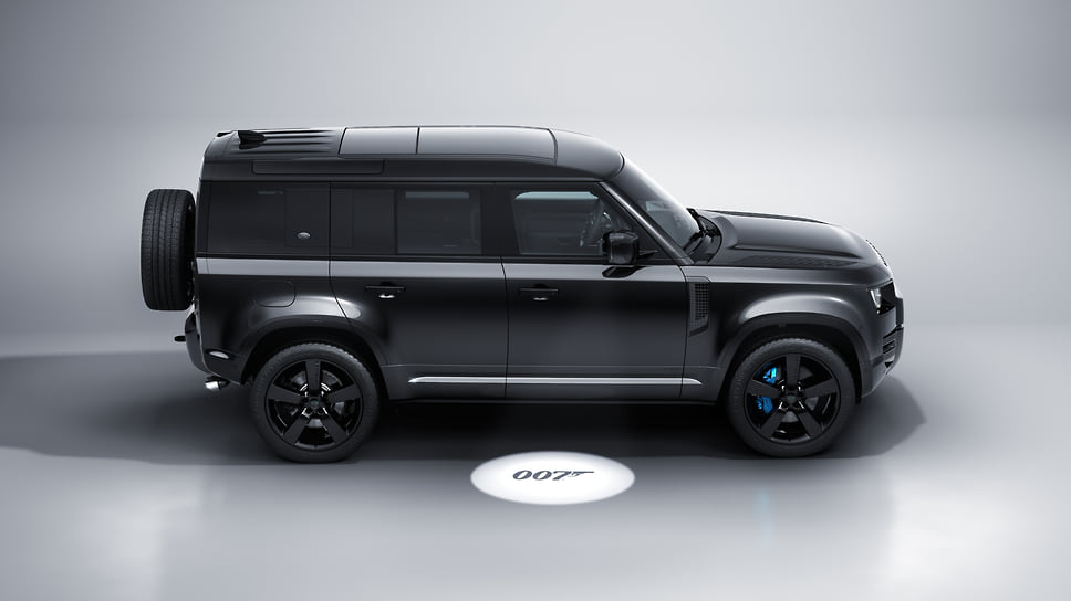 Land Rover Defender 110 V8 Bond Edition