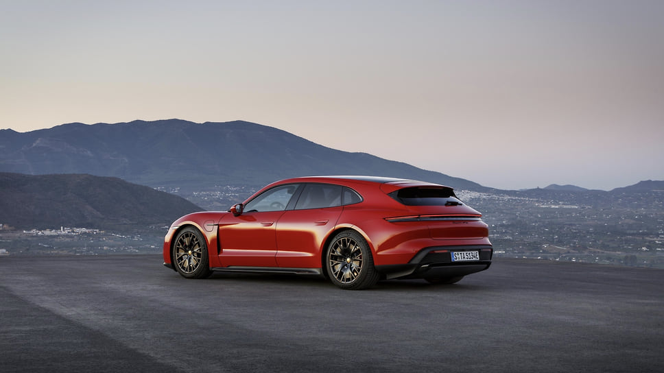 Porsche Taycan GTS Sport Turismo