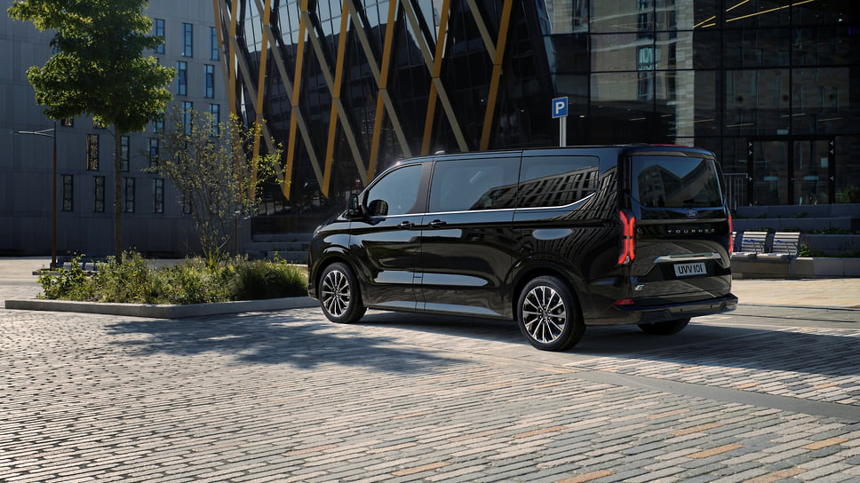 Ford E-Tourneo Custom Titanium X