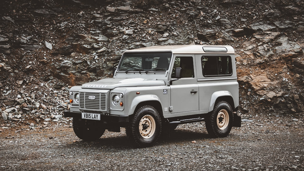 Land Rover Defender Works V8 Islay Edition