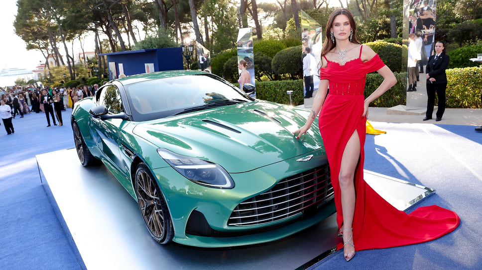 Aston Martin DB12 на amfAR Gala в Каннах