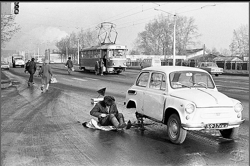 Вдалимир Соколаев Перекресток на улице Курако. Новокузнецк. 13 октября 1981