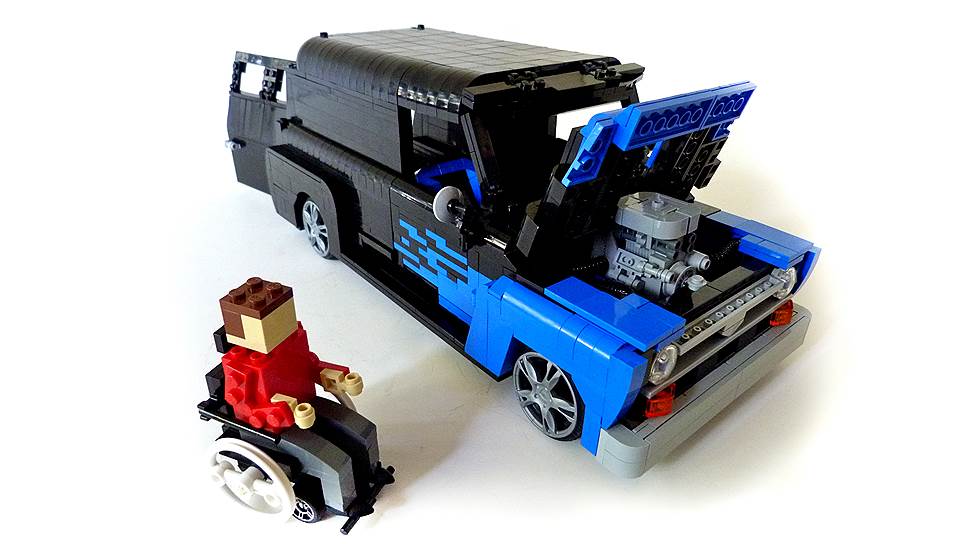 Модель 1953 Ford Panel Truck из Lego