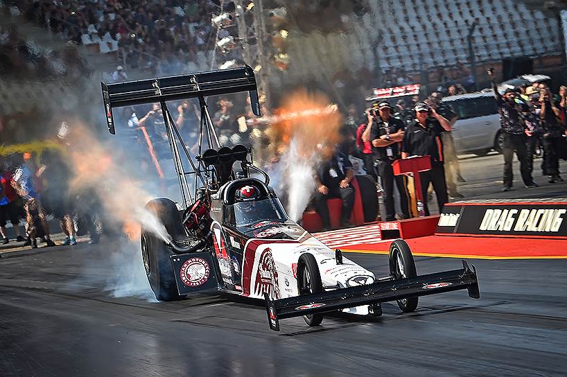 FIA Top Methanol Dragster — самые мощные машины, работающие на метаноле. Двигатели выдают около 5 тысяч л.с. и к финишу техника этого класса приходит на скорости более 400 км/ч.