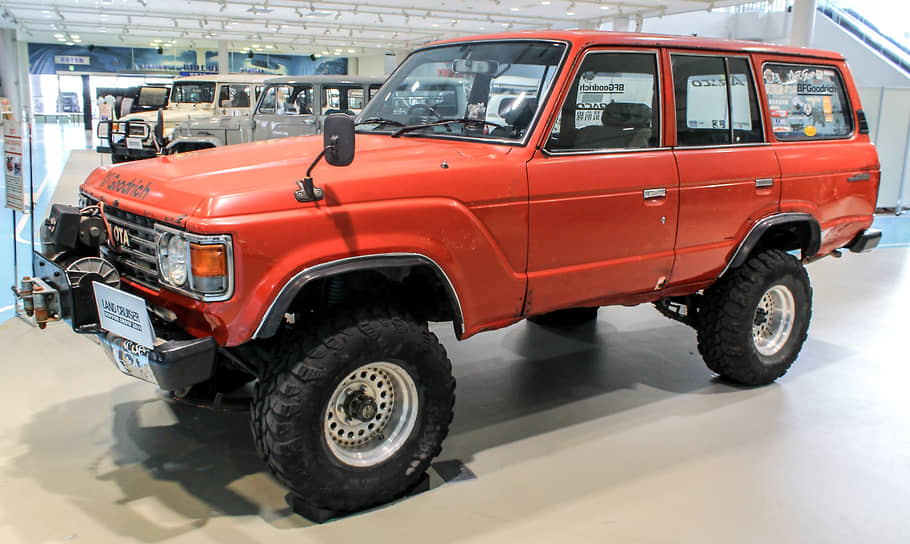В 1980 году на смену 55-ой модели пришел Land Cruiser 60. Эти и последующие модификации относились к категории Station Wagon (универсалы) по официальной классификации Toyota