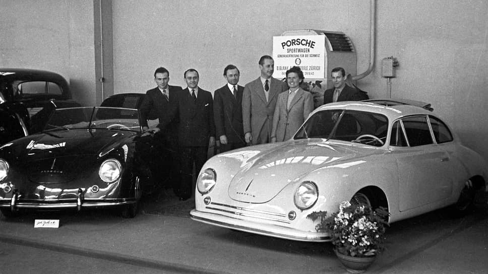 17 марта 1949 года на Женевском автосалоне был представлен Porsche «No. 1» — первый серийный Porsche 356, заднеприводный, с 4-цилиндровым двигателем с воздушным охлаждением, расположенный в задней части автомобиля.
