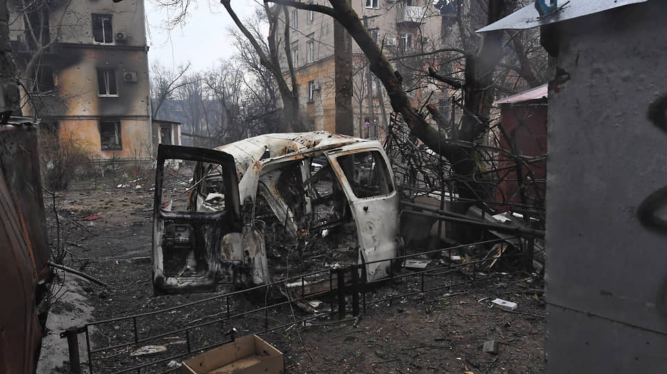 Последствия обстрела в Левобережном районе Мариуполя