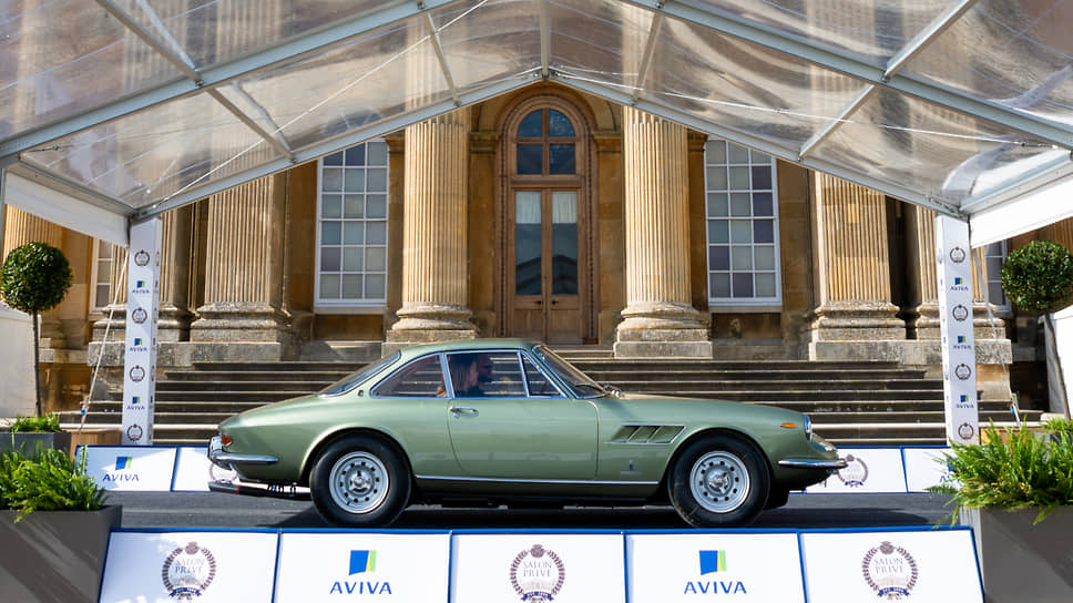 Отреставрированный мастерской Bell Sport &amp; Classic классический Ferrari 330 GTC на конкурсе Salon Prive Concours d&#39;Elegance