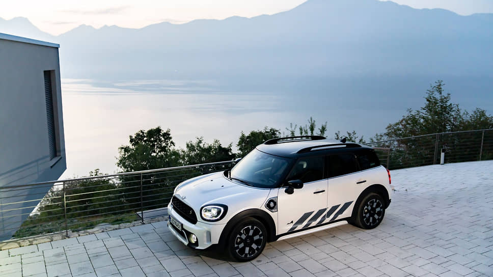 Марка MINI показала модель Cooper SE Countryman ALL4 в версии Untamed Edition