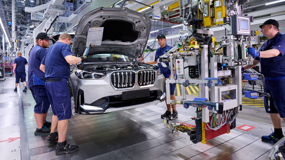 На заводе в Регенсбурге началось производство полностью электрического внедорожника BMW iX1
