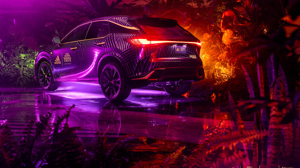 Lexus и Adidas  в честь выхода нового фильма Marvel Studios «Черная Пантера: Ваканда навеки» кастомизировали автомобиль RX 500h F Sport Performance