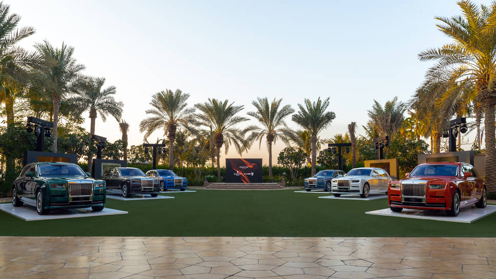 Rolls-Royce представил на торжественном мероприятии в Дубае шесть уникальных Phantom Extended Series II, объединенных под названием The Six Elements