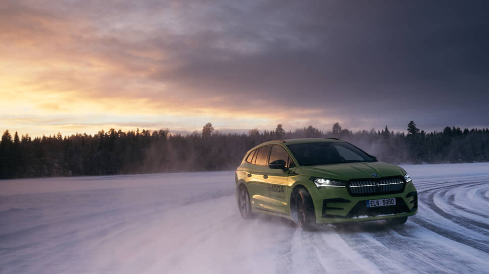 Электрокроссовер Skoda Enyaq RS iV установил рекорды в категориях «Самый продолжительный дрифт на льду» и «Самый продолжительный дрифт на льду (для электромобилей)», что было занесено в Книгу рекордов Гиннесса