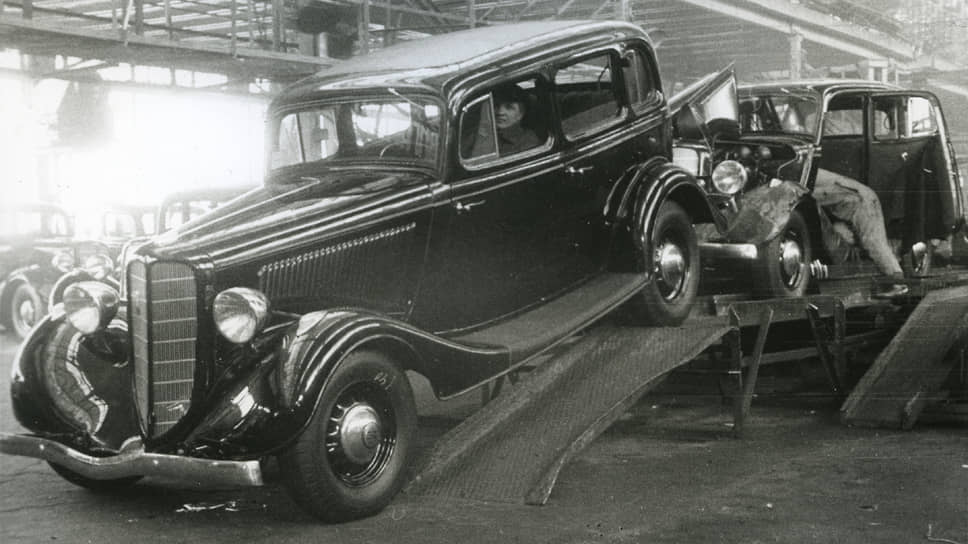 В середине 30-х Горьковский автозавод считался крупнейшим автопредприятием в Европе. Он был рассчитан на производство 140 тысяч машин в год. После ГАЗ-А на конвейер встал ГАЗ-M1 — легковой автомобиль, прозванный в народе «Эмка». Модели создавалась на основе Ford Model B