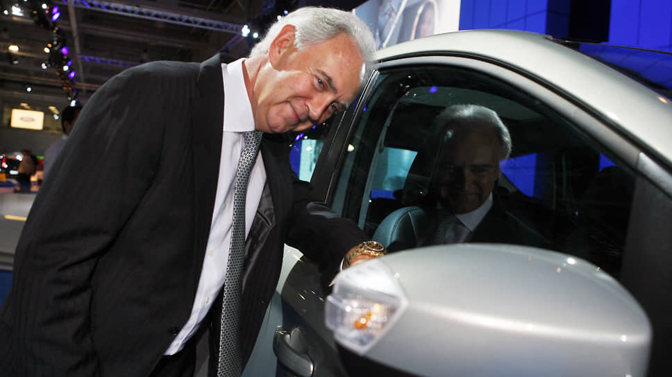 Президент и исполнительный директор компании Ford of Europe Джон Флеминг посетил открытие Московского международного автомобильного салона, который прошел в Москве в августе 2008 года