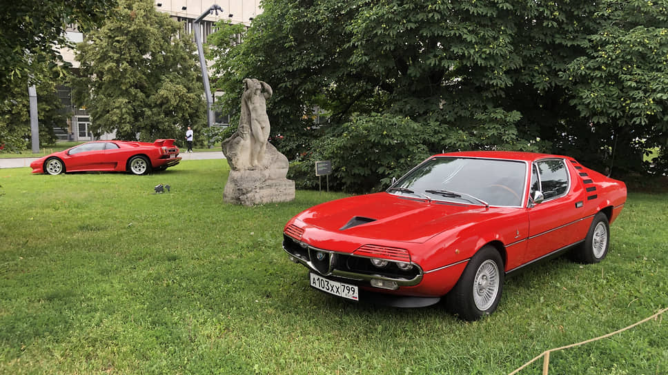 А также любимчик коллекционеров Alfa Romeo Montreal