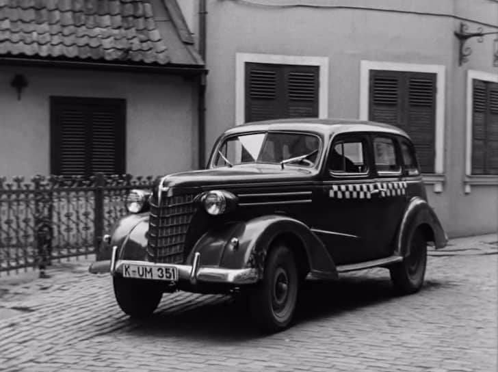 Такси в Берне — Chevrolet 1939 года с бамперами, светотехникой и подвеской от советских машин