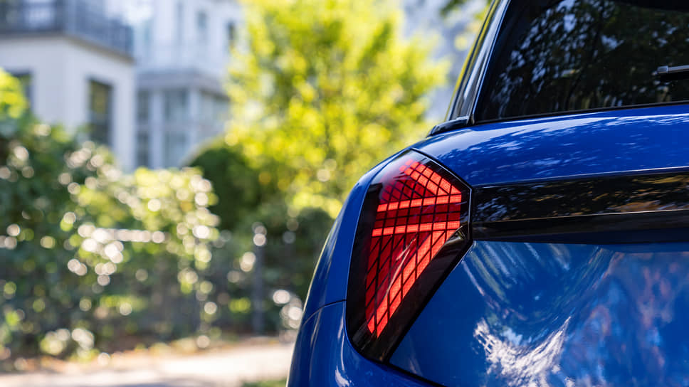 BMW Group вложит 600 млн. фунтов в «исторические» заводы MINI в Оксфорде и Суиндоне. Инвестиции превратят завод MINI в Оксфорде в полностью электрическую производственную площадку с 2030 года. Производство двух новых электрифицированных моделей — MINI Cooper 3-door и MINI Aceman — начнется в Великобритании в 2026 году