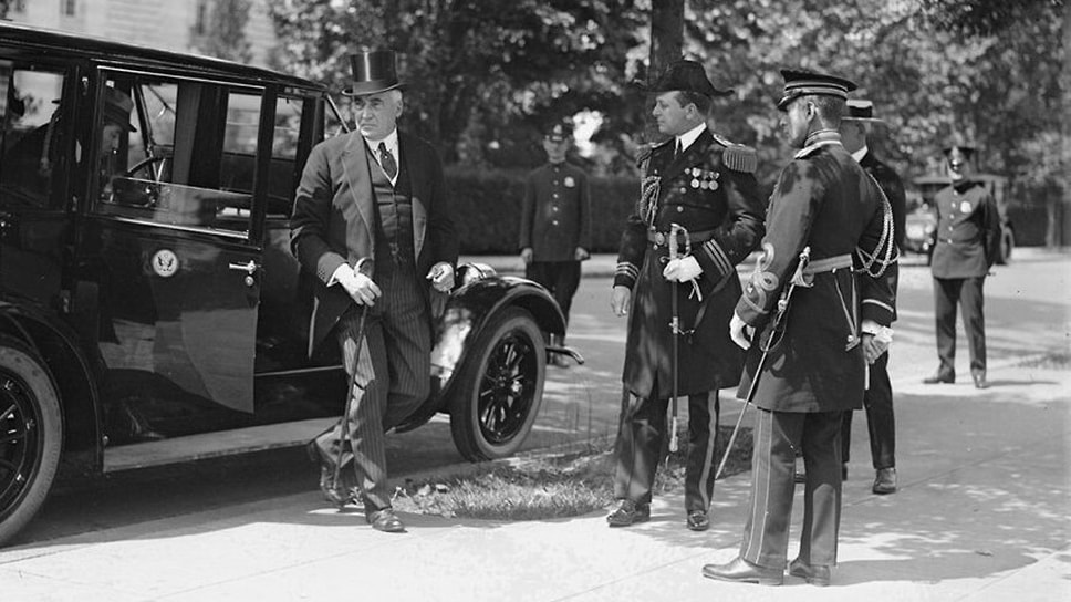 Лимузин Pierce-Arrow — еще один автомобиль Гардинга. Фотография 1923 года