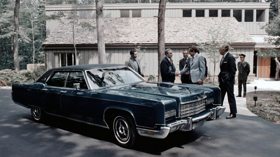 Никсон дарит Брежневу Lincoln Continental. Кэмп-Дэвид, 1973 год