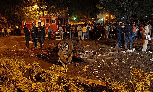 27.11.2008 Террористы  в
Мумбаи (Индия) атаковали мирных жителей. Нападениям подверглись железнодорожный вокзал, центральные городские больницы, а также элитные отели Taj Mahal, Oberoi, Traident, которые были впоследствии захвачены