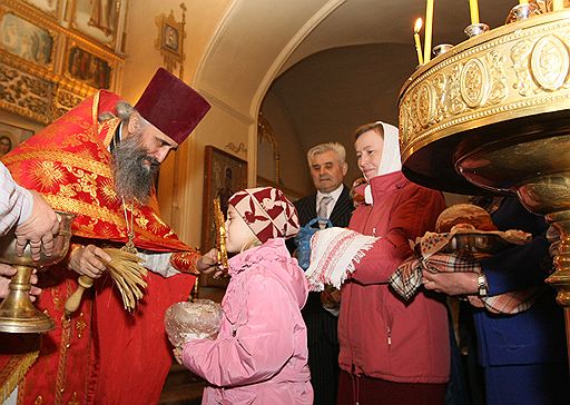 19.04.09 Православные христиане отметили праздник Воскресения Христова. Россия