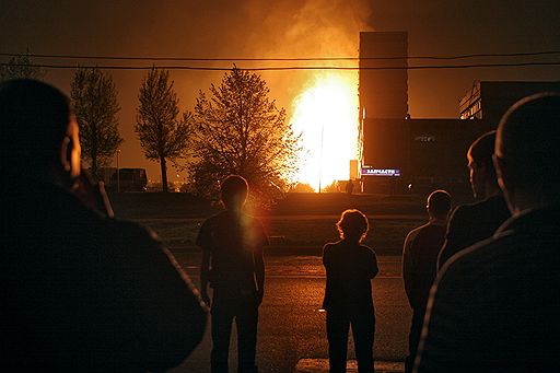 10.05.2009 В Москве в ночь на 10 мая произошел крупнейший за последние десятилетия пожар. Причиной стал взрыв газопровода высокого давления &quot;Мосгаза&quot;. Тушение огня продолжалось более 15 часов. От взрыва пострадали пять человек